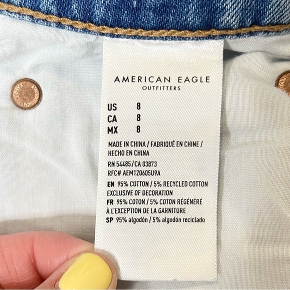 American Eagle 90s Boyfriend Medium Wash Women’s Denim Shorts Sz 8 - Picture 6 of 9